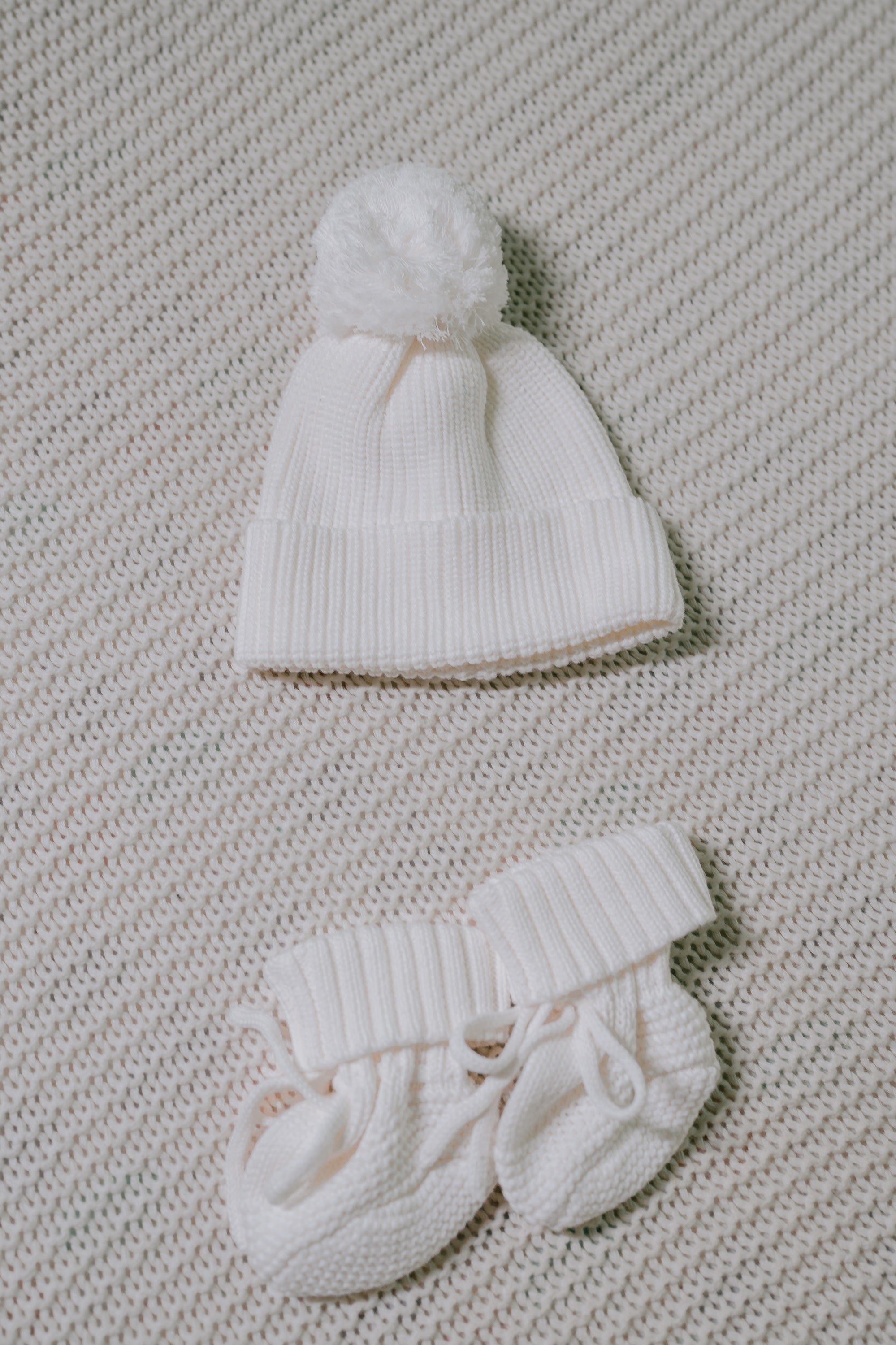 Éloi Set — Cream Booties + Beanie