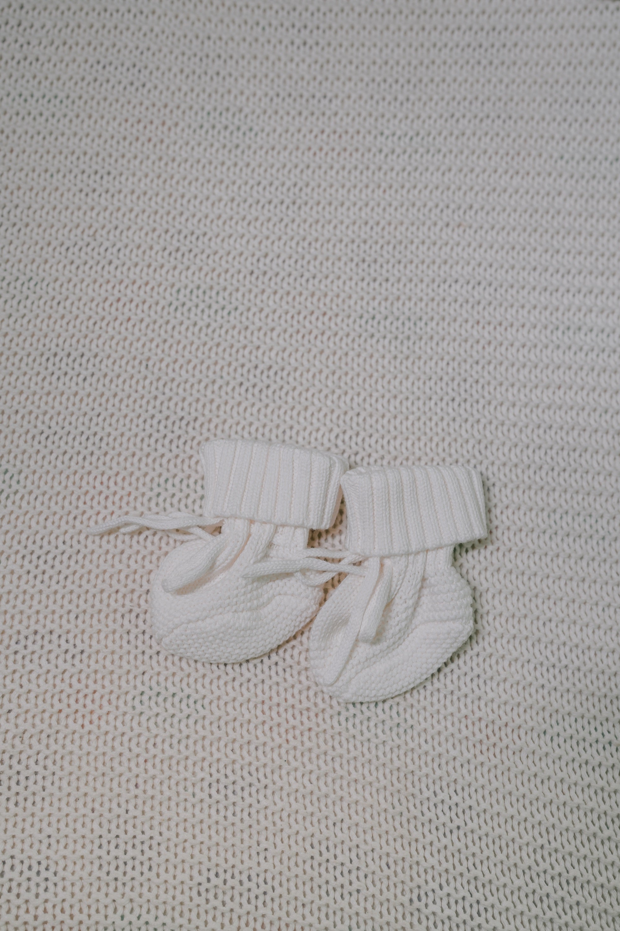 Éloi Set — Cream Booties + Beanie